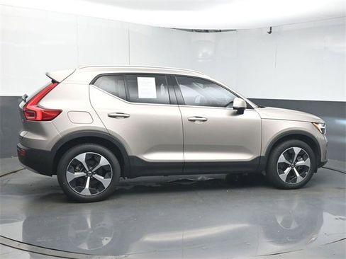Certified 2024 Volvo XC40 B5 Plus w/ Protection Package Premier image 8