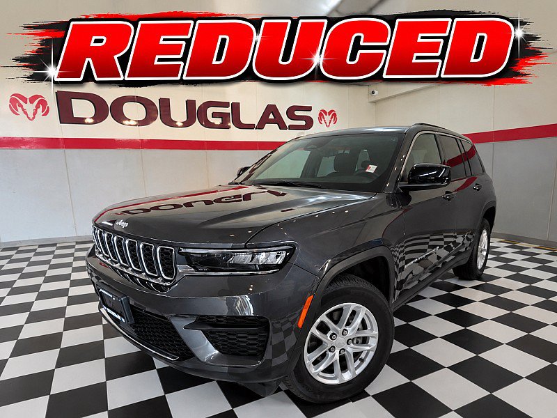 Used 2025 Jeep Grand Cherokee Laredo X AWD/4WD image 1