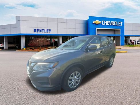Used 2017 Nissan Rogue S image 1