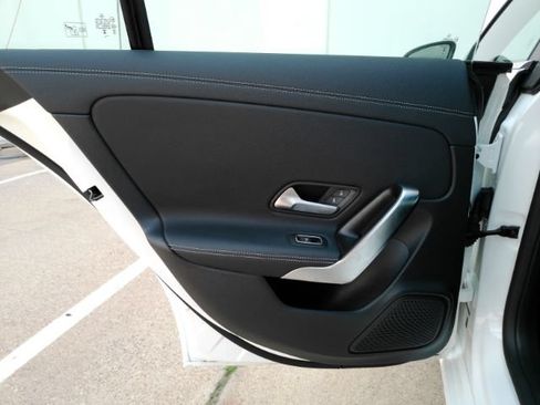 Used 2025 Mercedes-Benz CLA 250 4MATIC image 19