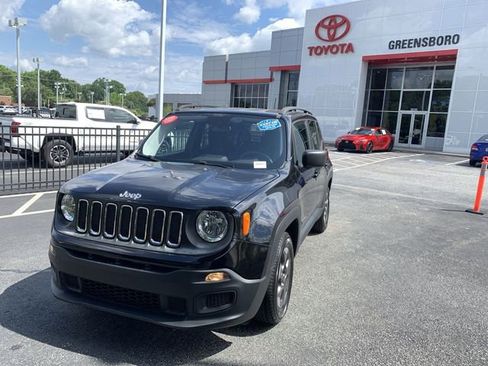 Used 2017 Jeep Renegade Sport w/ Power & Air Group FWD image 1