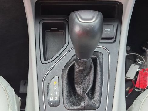 Used 2020 Jeep Cherokee Latitude Plus w/ Comfort/Convenience Group FWD image 19