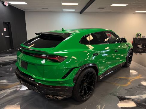 Used 2023 Lamborghini Urus Performante AWD/4WD image 18