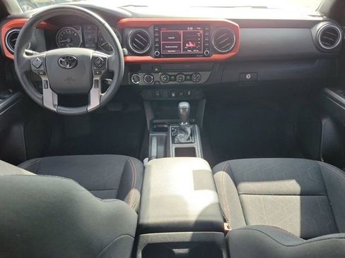 Used 2020 Toyota Tacoma TRD Sport image 21