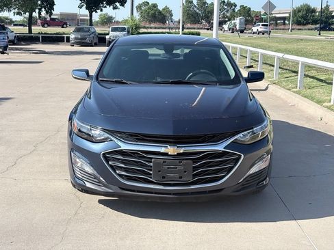 Used 2022 Chevrolet Malibu LT FWD image 2