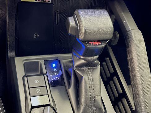 Used 2025 Toyota Tacoma TRD Sport w/ TRD Sport Upgrade Package image 25