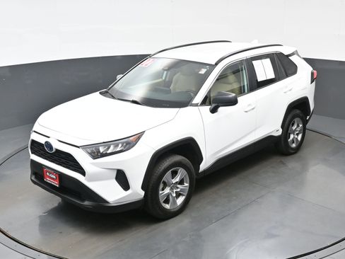 Used 2022 Toyota RAV4 LE AWD/4WD image 34