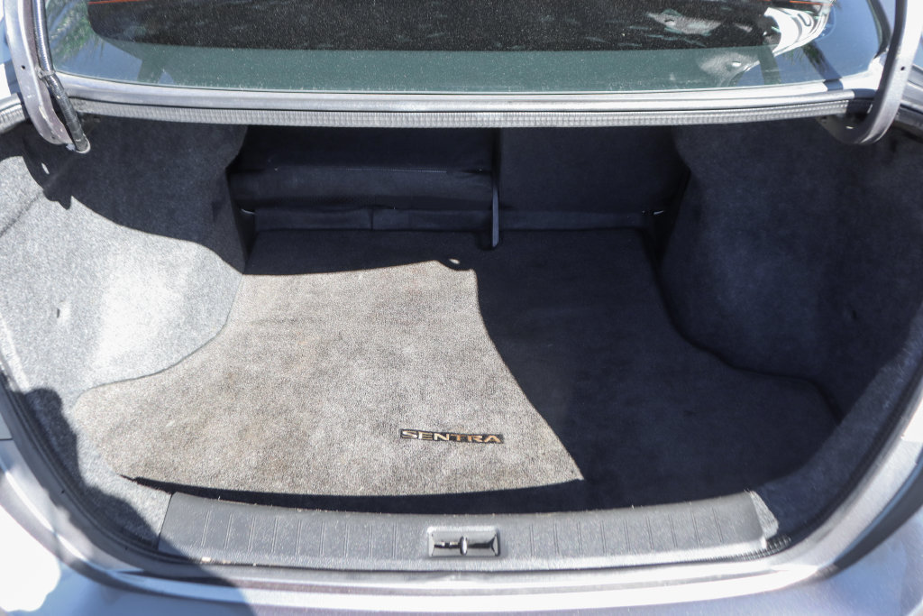 Used 2017 Nissan Sentra SR FWD image 8