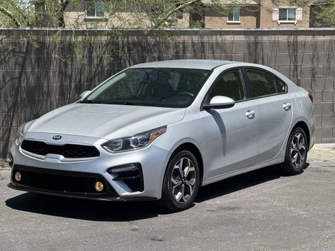 Used 2021 Kia Forte LXS FWD image 4