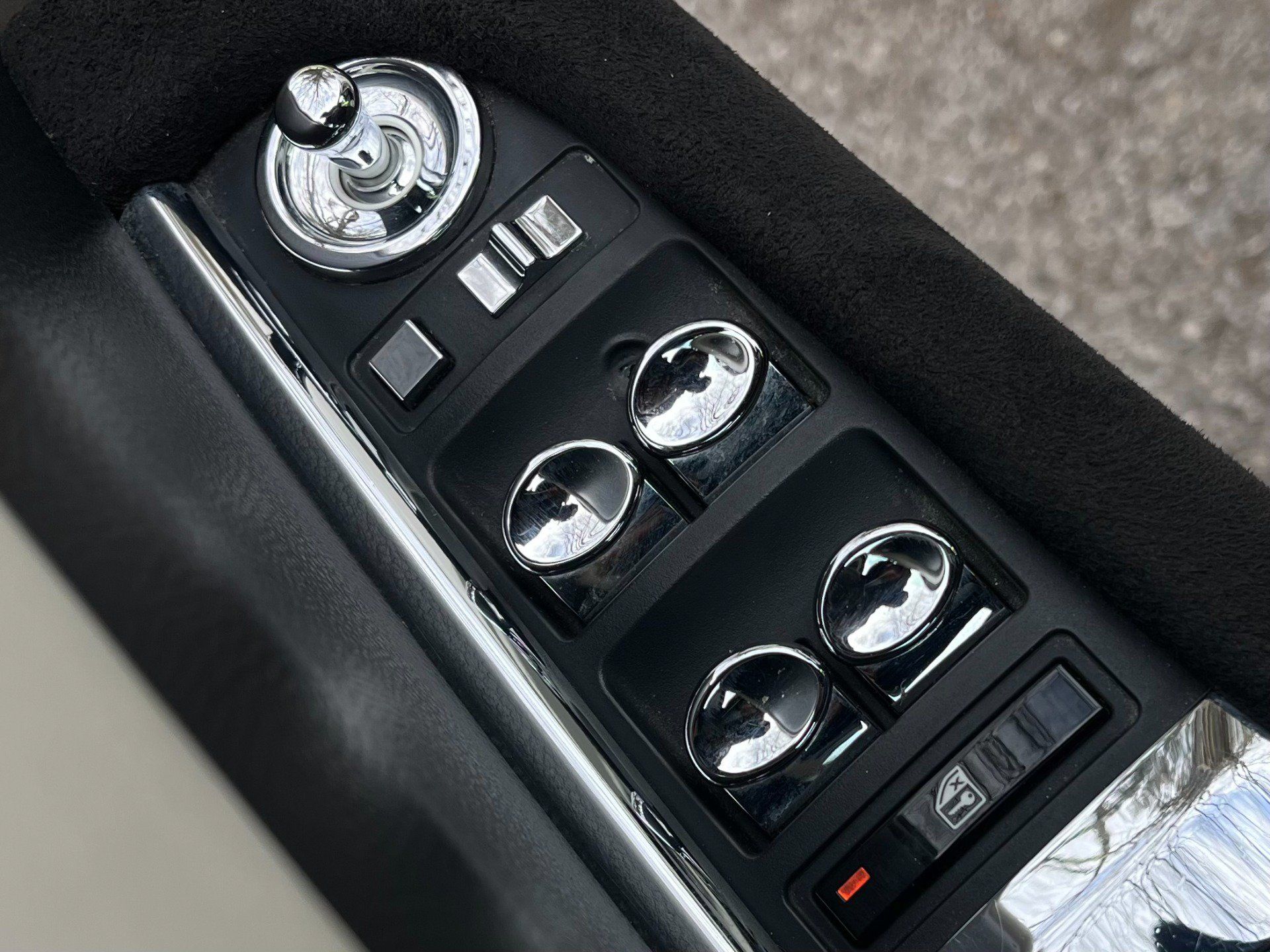 Used 2016 Rolls-Royce Wraith RWD image 47