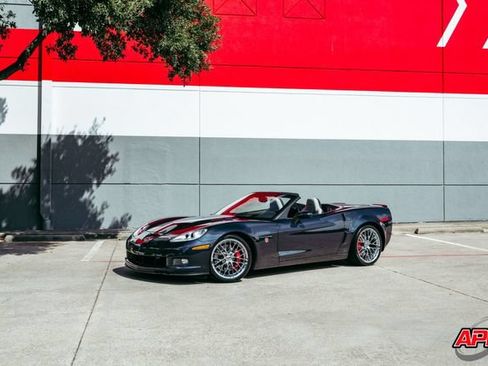 Used 2013 Chevrolet Corvette 427 w/ 1SB Preferred Equipment Group RWD image 18