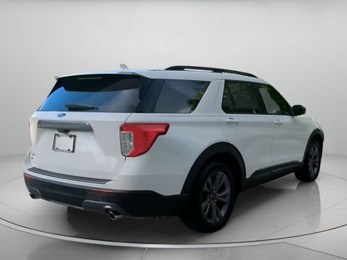 Certified 2022 Ford Explorer XLT w/ Equipment Group 202A RWD image 27