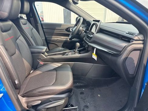 Used 2026 Jeep Compass Trailhawk AWD/4WD image 33