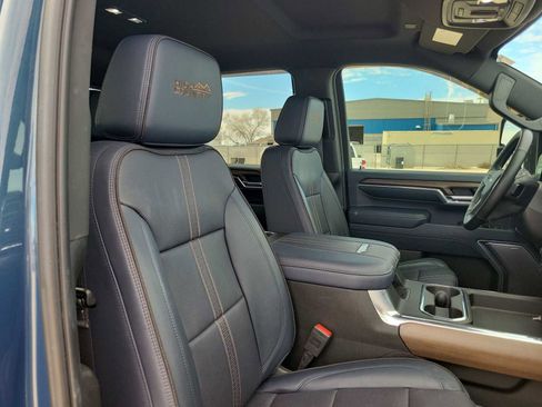 Used 2024 Chevrolet Silverado 2500 High Country w/ Technology Package image 14