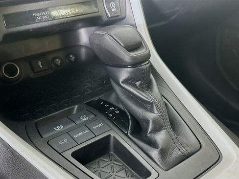 Used 2021 Toyota RAV4 XLE FWD image 24