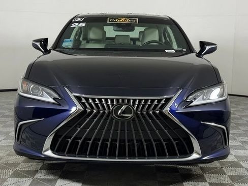 Used 2025 Lexus ES 300h w/ Premium Package FWD image 11