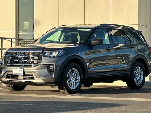 New 2026 Ford Explorer Active w/ Active Comfort Package image 7