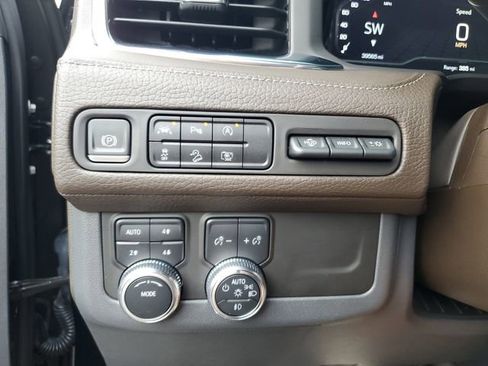 Used 2023 GMC Yukon Denali image 29