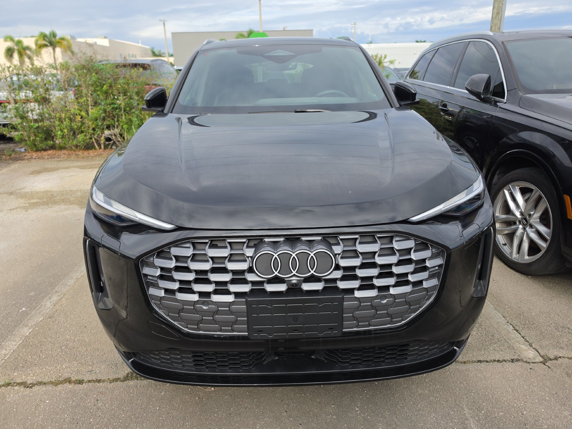 Certified 2025 Audi Q5 Premium w/ Convenience Package AWD/4WD image 2