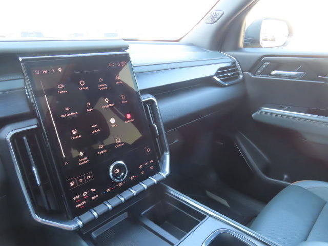 Used 2025 GMC Acadia AT4 AWD/4WD image 40
