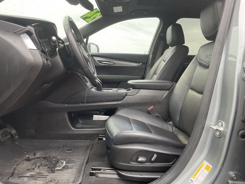 Used 2024 Cadillac XT6 Luxury w/ LPO, Floor Liner Package AWD/4WD image 12