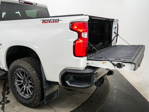 Used 2022 Chevrolet Silverado 1500 LT Trail Boss w/ Safety Package AWD/4WD image 18
