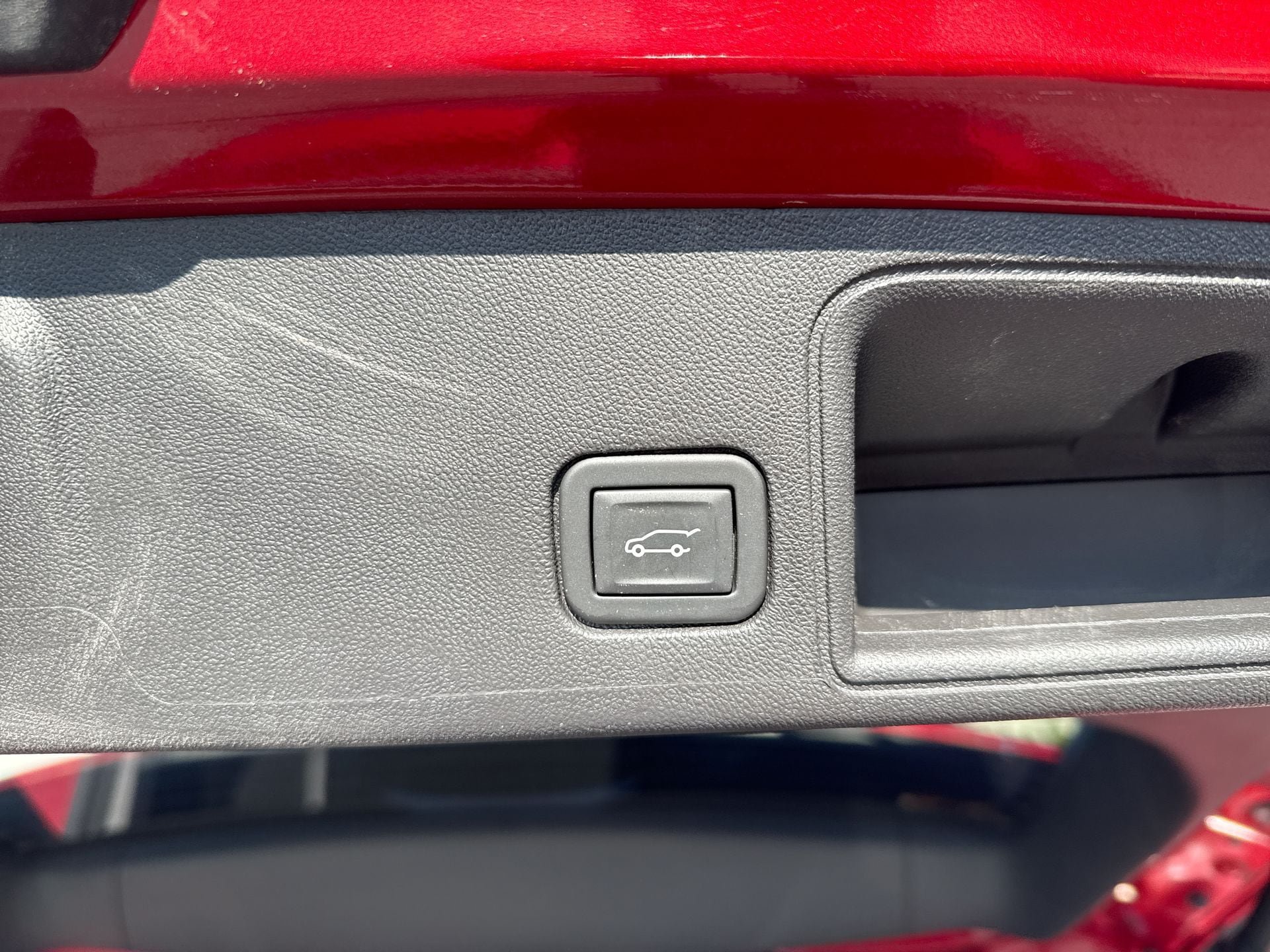 Used 2024 GMC Terrain SLE w/ Driver Convenience Package FWD image 32