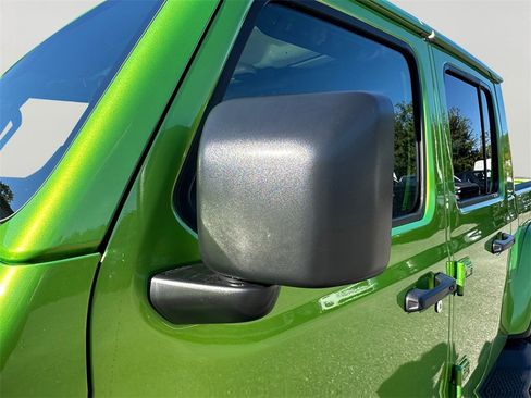 New 2025 Jeep Gladiator High Tide image 11