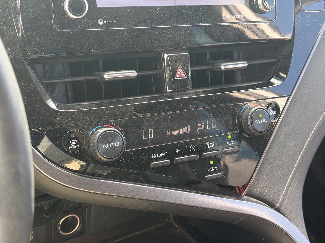 Used 2024 Toyota Camry SE w/ Convenience Package FWD image 9