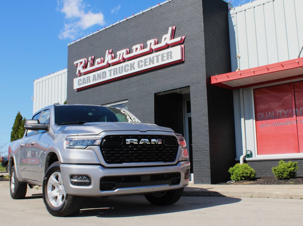 Used 2025 RAM 1500 Big Horn AWD/4WD image 3