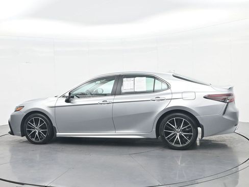 Used 2022 Toyota Camry SE FWD image 8