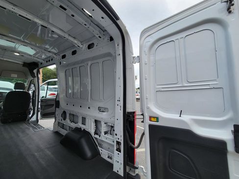 Used 2025 Ford Transit 250 148 Medium Roof RWD image 36