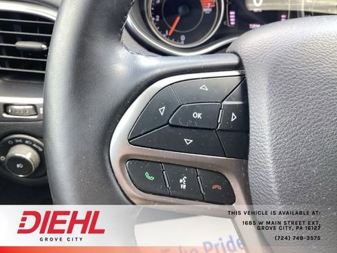 Used 2020 Jeep Cherokee Latitude Plus w/ Cold Weather Group AWD/4WD image 28