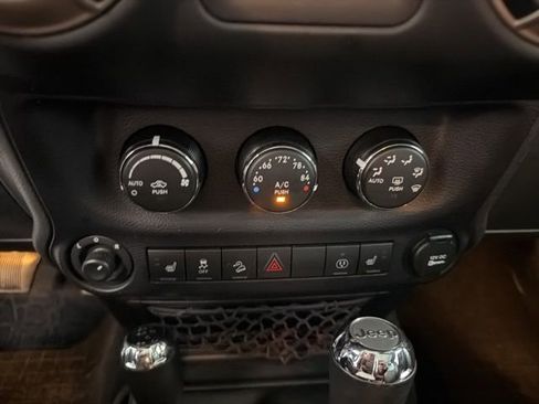 Used 2016 Jeep Wrangler Unlimited Sahara image 20