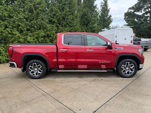 Used 2025 GMC Sierra 1500 SLT w/ SLT Premium Plus Package AWD/4WD image 31