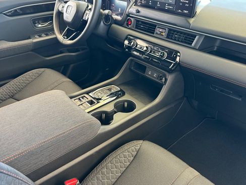 New 2026 Honda Pilot Sport image 17