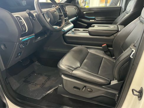 Used 2025 Ford Expedition Max Platinum w/ Stealth Performance Package image 17