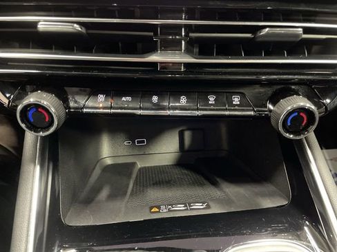 Used 2024 Chevrolet Traverse RS w/ LPO, Floor Liner Package AWD/4WD image 19