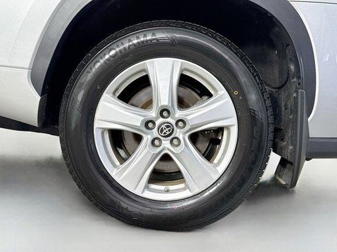 Certified 2024 Toyota Highlander LE AWD/4WD image 30