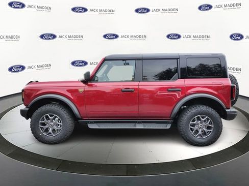 New 2025 Ford Bronco Badlands image 2