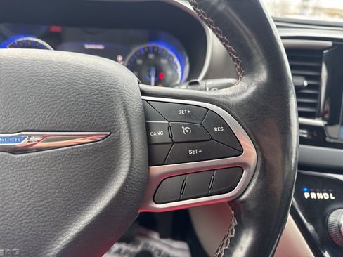 Used 2020 Chrysler Pacifica Touring-L Plus image 13