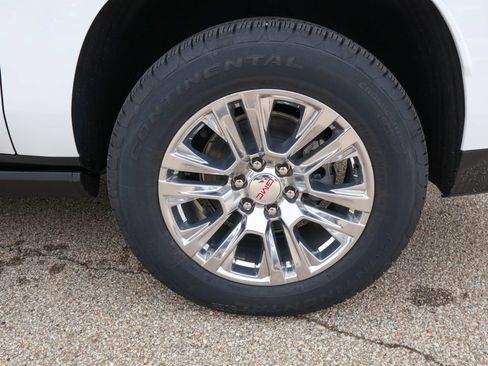 New 2026 GMC Yukon XL Denali w/ Sun & Power Step Package AWD/4WD image 40