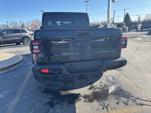 Used 2021 Jeep Gladiator Overland image 8