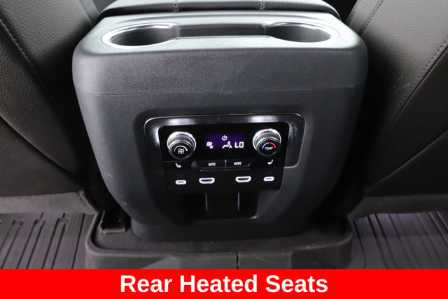 Used 2024 GMC Yukon Denali w/ Advanced Technology Package AWD/4WD image 32