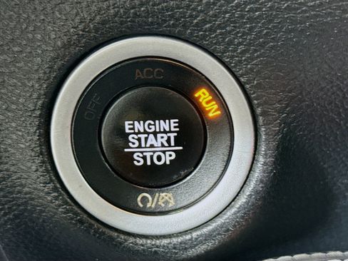 Used 2018 Dodge Challenger SXT w/ Blacktop Package image 21