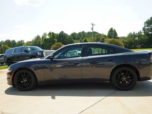 Used 2017 Dodge Charger R/T w/ Blacktop Package RWD image 23