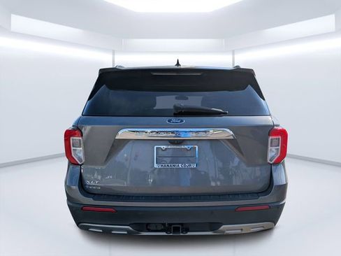 Used 2021 Ford Explorer XLT w/ Equipment Group 202A RWD image 4