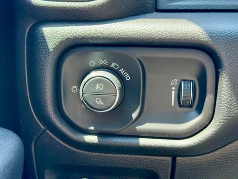 Used 2020 RAM 1500 Big Horn AWD/4WD image 27