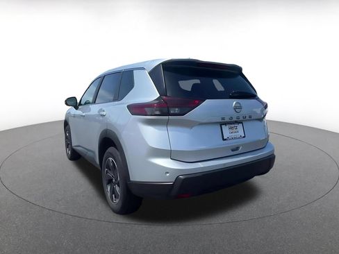 Used 2025 Nissan Rogue SV FWD image 9