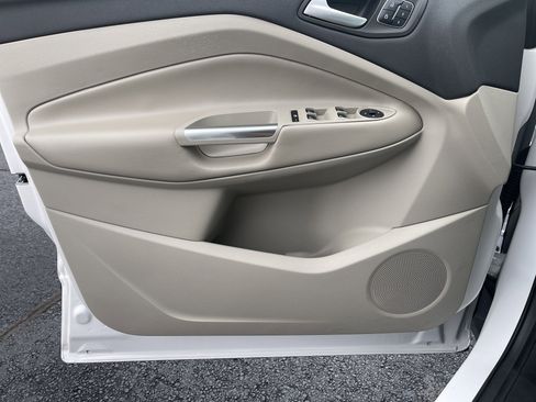 Used 2019 Ford Escape Titanium image 22